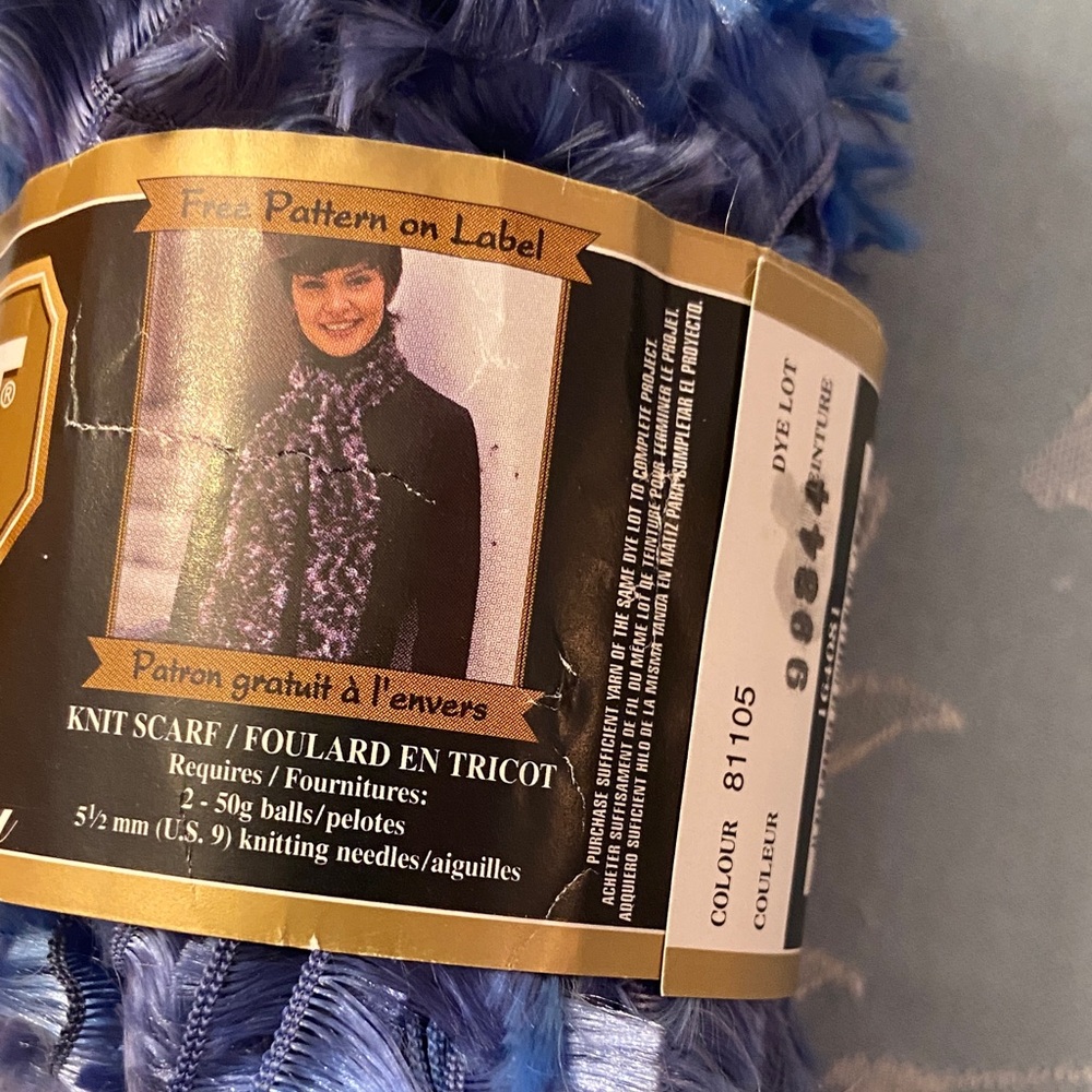 Bernat Boa Yarn in Blue. NWT - Picture 5 of 7
